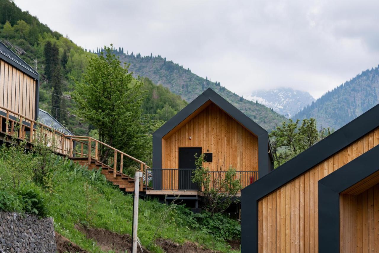 Qazaq Auyl Eco Hotel Almatý Exterior foto