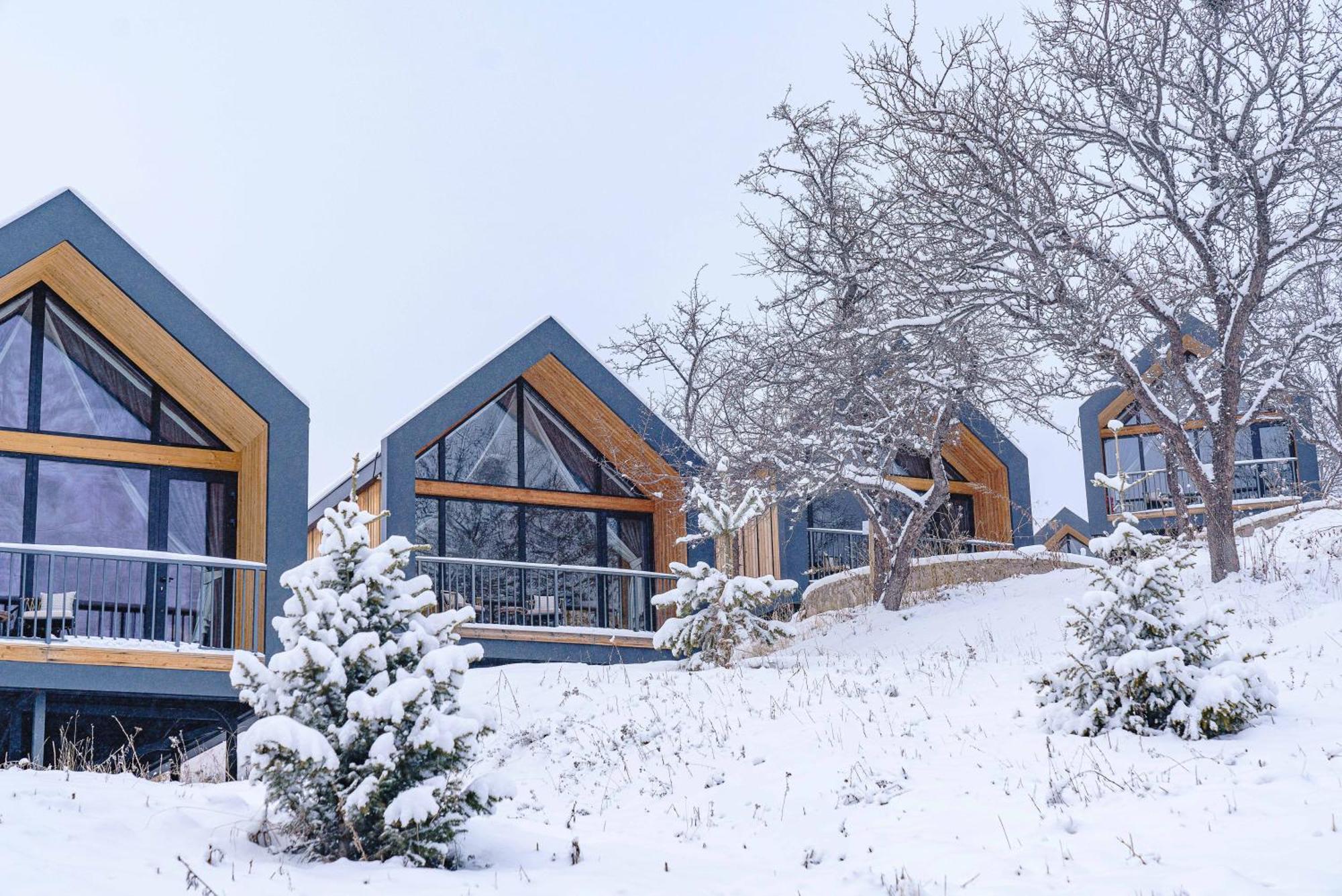 Qazaq Auyl Eco Hotel Almatý Exterior foto