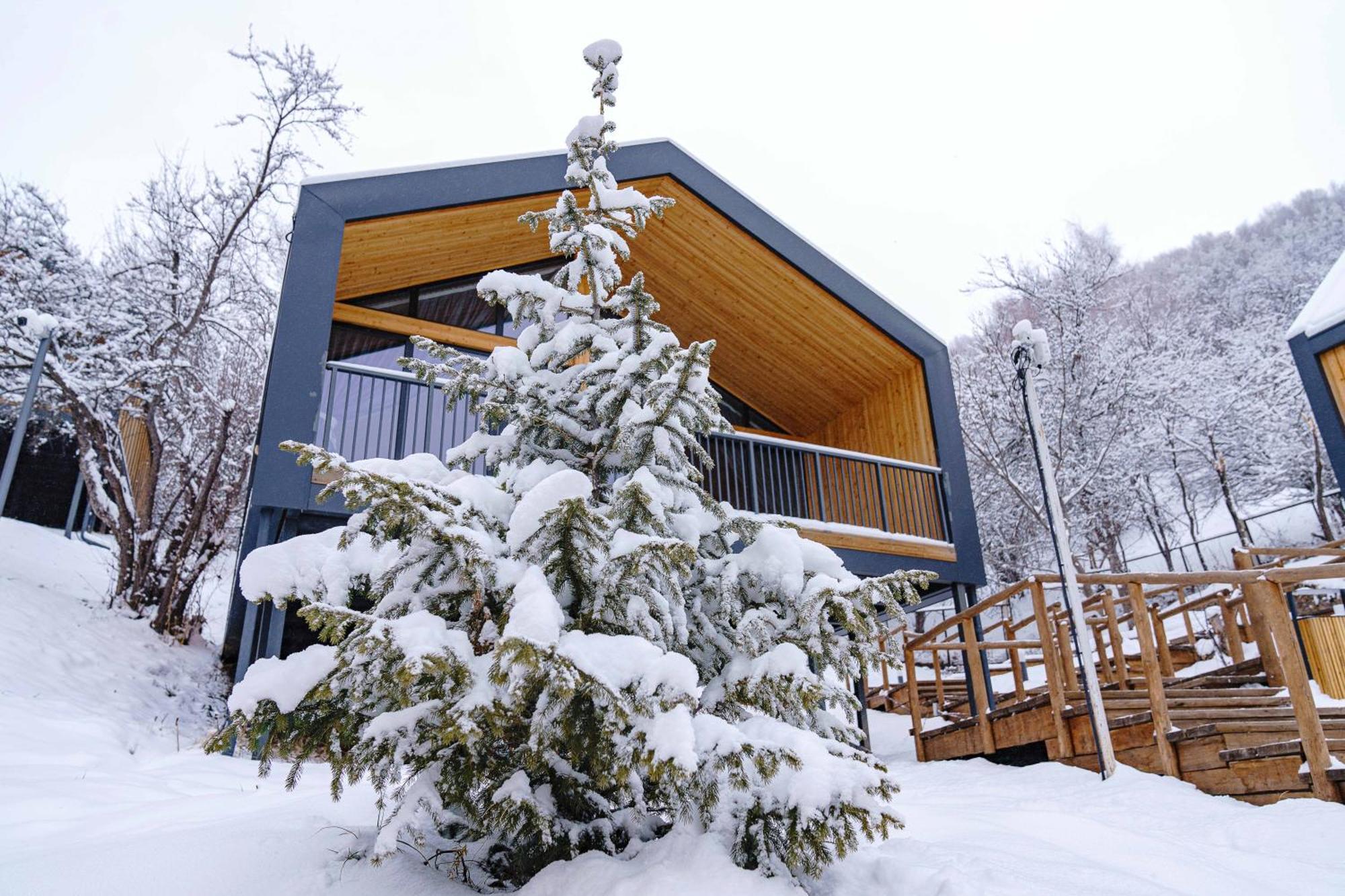 Qazaq Auyl Eco Hotel Almatý Exterior foto